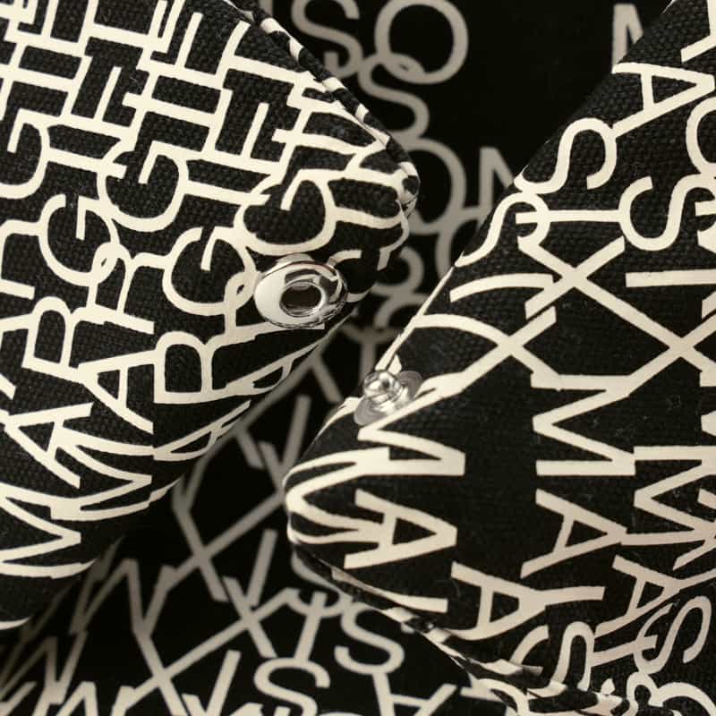 MM6 MAISON MARGIELA MM6 MAISON MARGIELA ＜エムエム6 メゾン マルジェラ＞ ロゴプリントハンドバッグ “JAPANESE“ MULTI COLOR