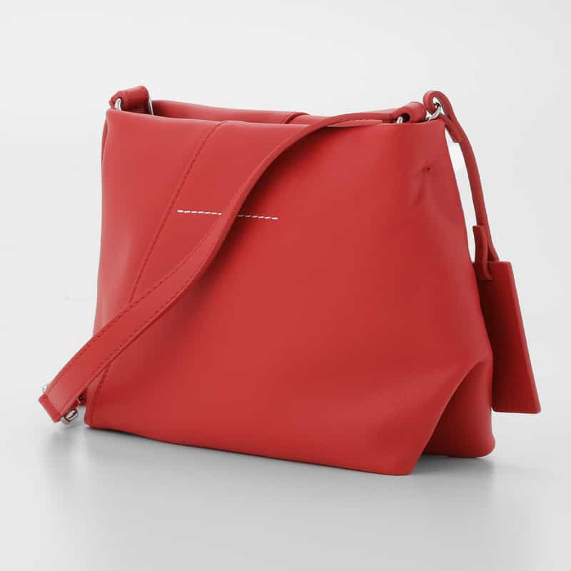 MM6 MAISON MARGIELA MM6 MAISON MARGIELA＜エムエム6 メゾン マルジェラ＞ レザーショルダーバッグ RED