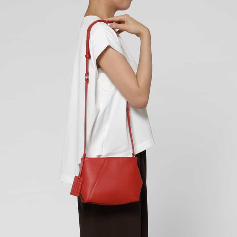 MM6 MAISON MARGIELA MM6 MAISON MARGIELA＜エムエム6 メゾン マルジェラ＞ レザーショルダーバッグ RED