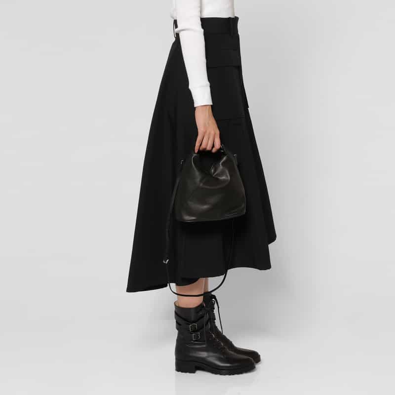 MM6 MAISON MARGIELA MM6 MAISON MARGIELA ＜エムエム6 メゾン マルジェラ＞ レザークロスボディバッグ “JAPANESE“ BLACK