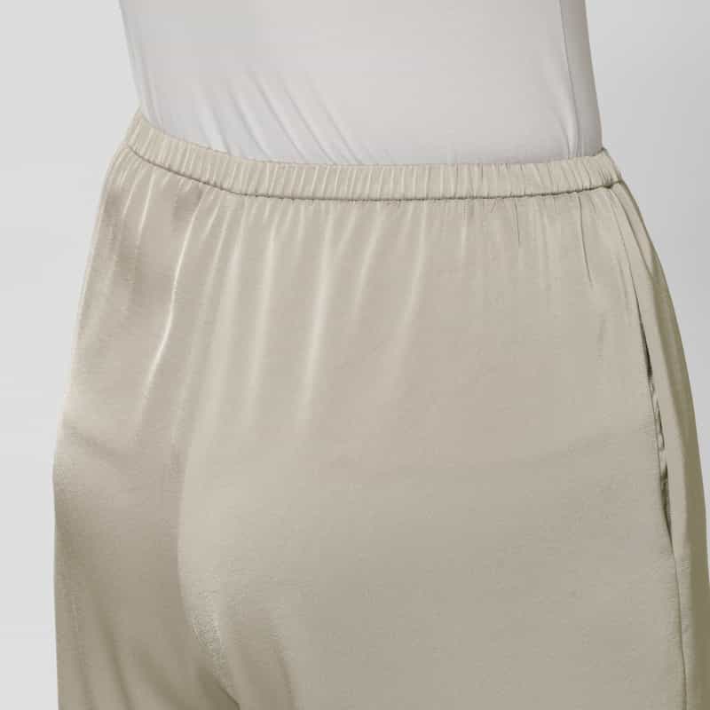 BARNEYS NEW YORK ウォッシャブル 接触冷感シャイニー素材 ワイドパンツ GRAY BEIGE