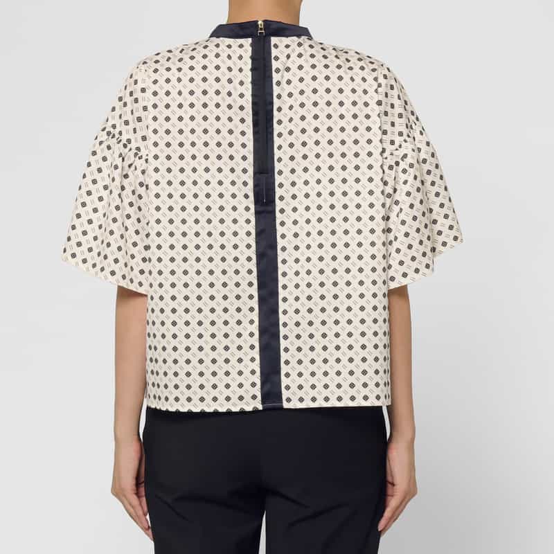 BARNEYS NEW YORK ウォッシャブル 小紋柄プリント フレアスリーブバイカラーブラウス WHITE