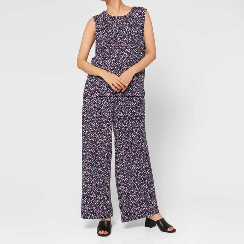 BARNEYS NEW YORK セットアップ ウォッシャブル フラワープリント ジャージーカットソー NAVY