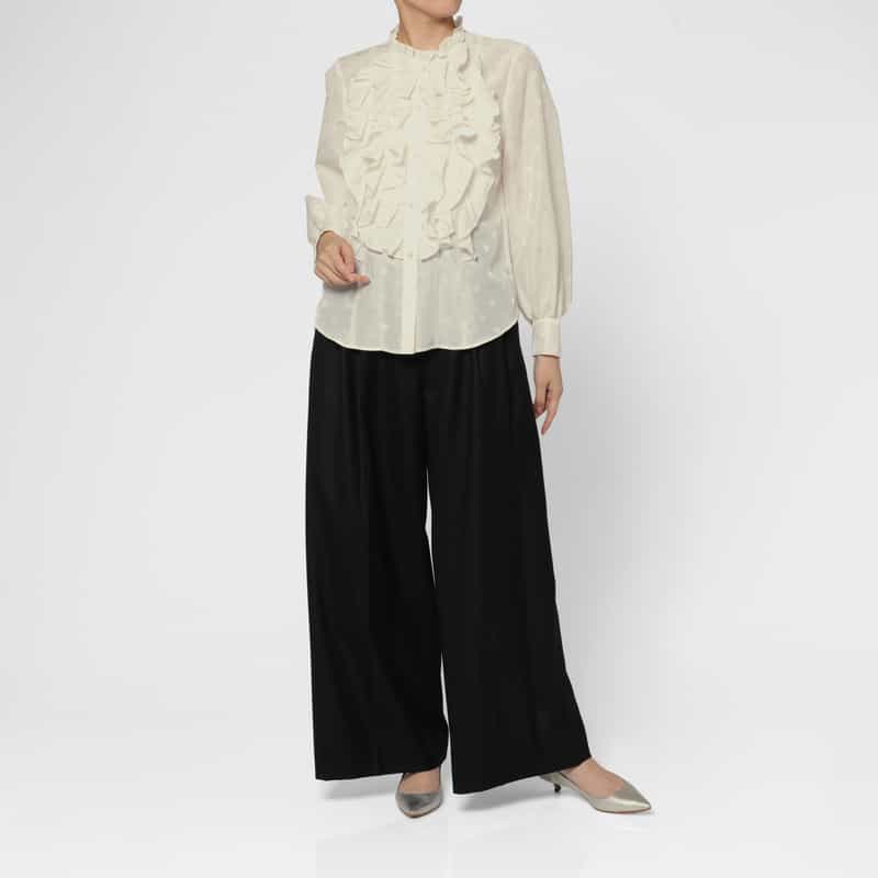BARNEYS NEW YORK ウォッシャブル シアー素材ドット柄ラッフルデザインバンドカラー ロングスリーブブラウス OFF WHITE