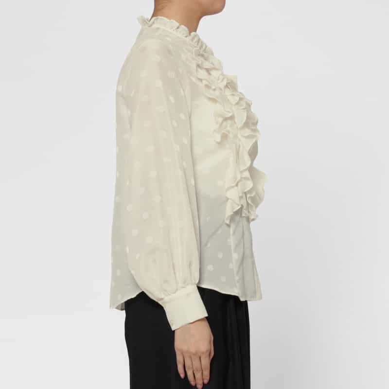 BARNEYS NEW YORK ウォッシャブル シアー素材ドット柄ラッフルデザインバンドカラー ロングスリーブブラウス OFF WHITE