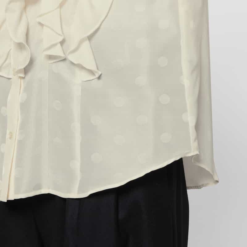 BARNEYS NEW YORK ウォッシャブル シアー素材ドット柄ラッフルデザインバンドカラー ロングスリーブブラウス OFF WHITE