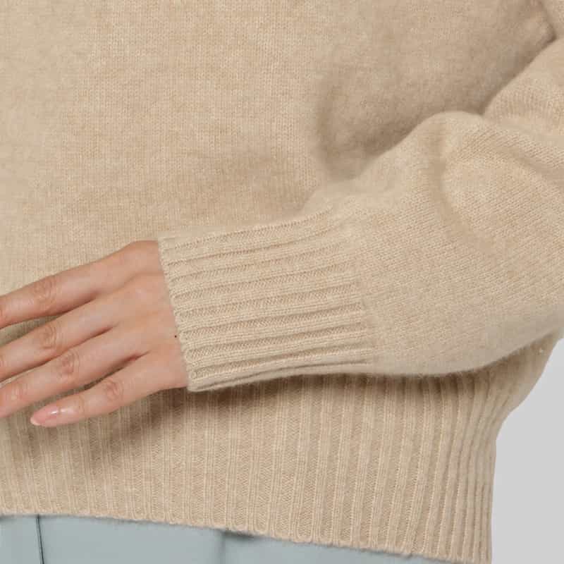 BARNEYS NEW YORK ハイネック カシミヤニットプルオーバー（ロロ・ピアーナ社製カシミヤ使用） LT BEIGE