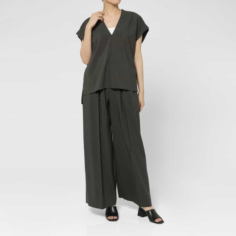 BARNEYS NEW YORK セットアップ メランジトロピカル素材 Vネックブラウス GRAY