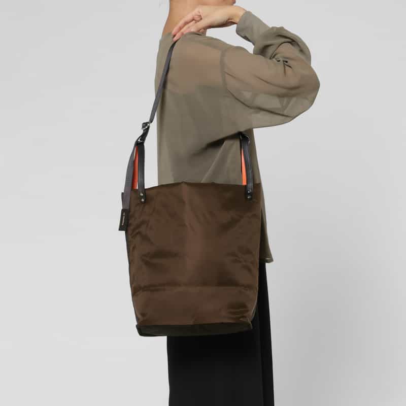 LA TESORINA LA TESORINA ＜ラ　デゾリーナ＞ トートバッグ BROWN