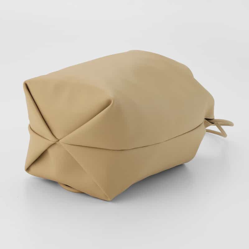BUCKET BAGGAGE BUCKET BAGGAGE ＜バケット バゲージ＞ ショルダーバッグ BEIGE