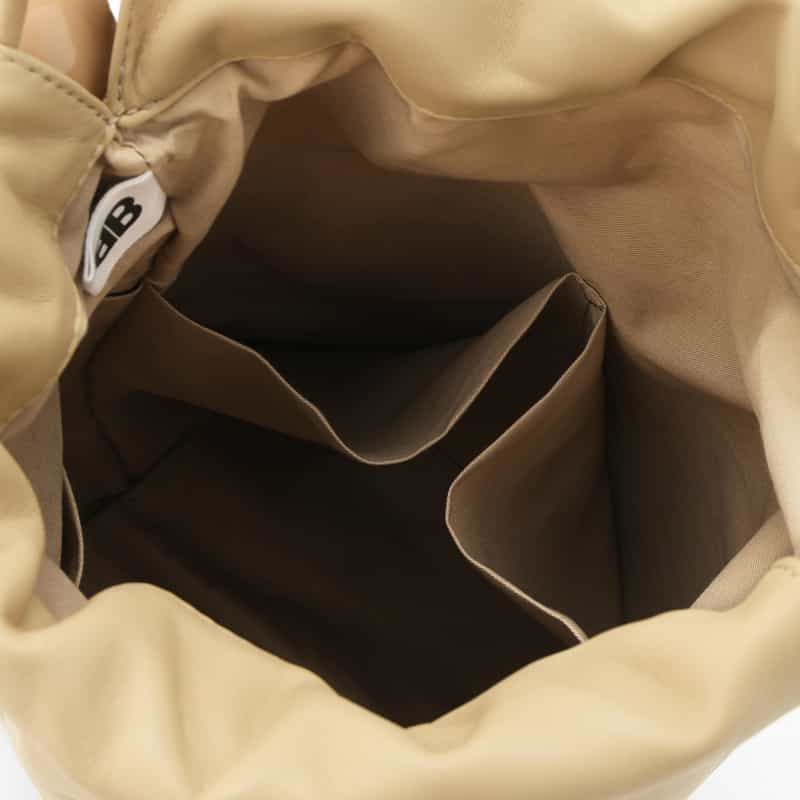 BUCKET BAGGAGE BUCKET BAGGAGE ＜バケット バゲージ＞ ショルダーバッグ BEIGE