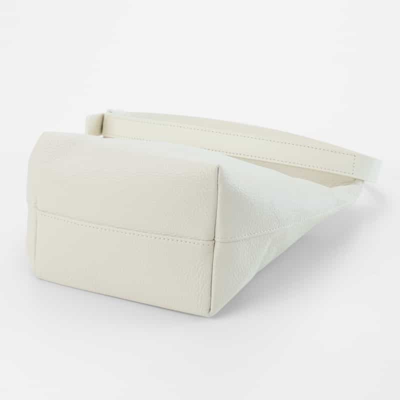 BUCKET BAGGAGE BUCKET BAGGAGE ＜バケット バゲージ＞ ワンハンドルミニバッグ WHITE
