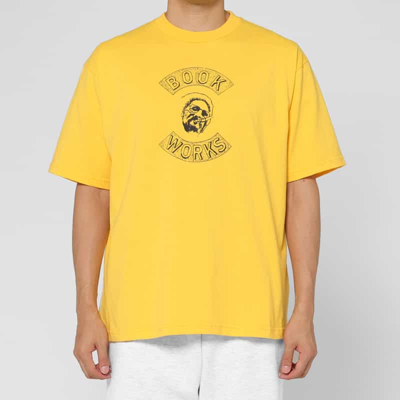 BOOK WORKS BOOK WORKS＜ブックワークス＞ グラフィックTシャツ YELLOW
