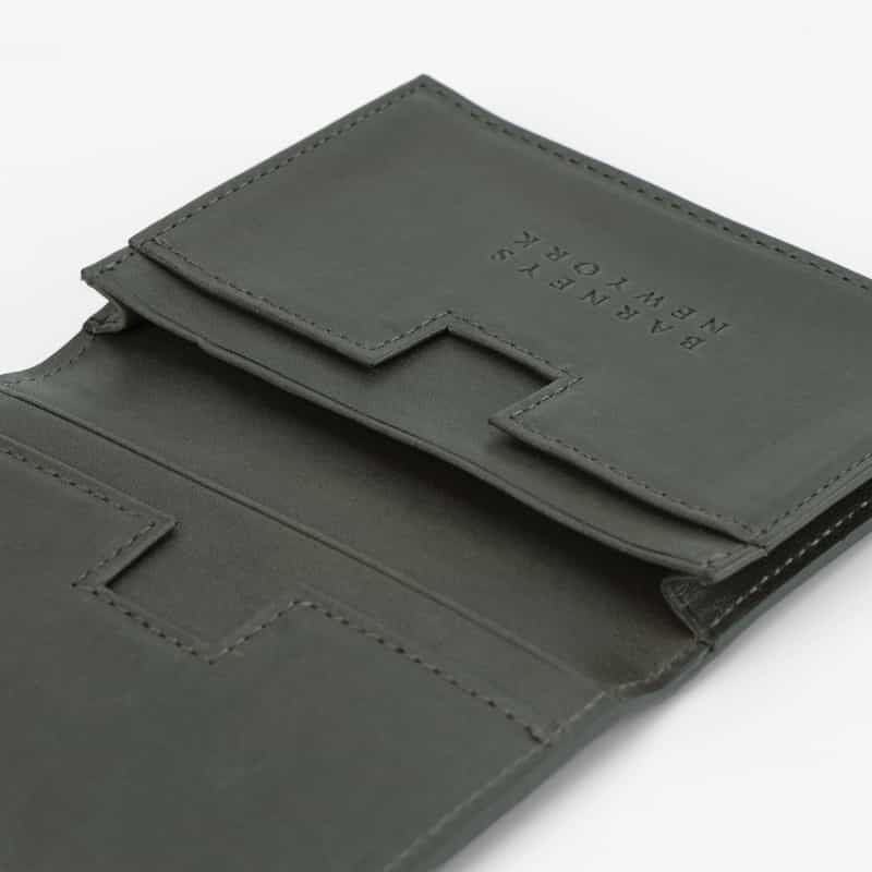 BARNEYS NEW YORK バケッタレザーカードケース GRAY