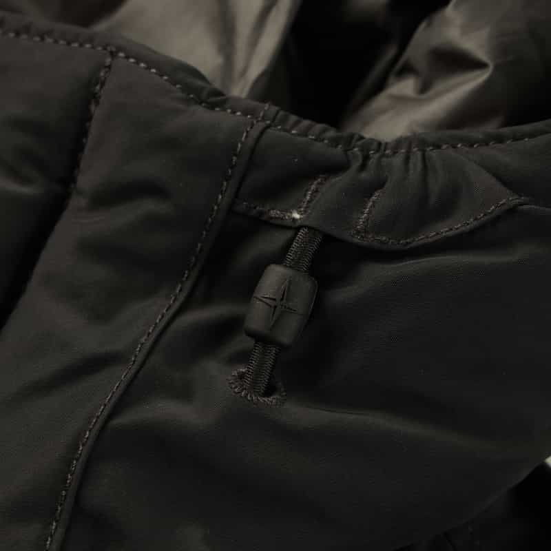 STONE ISLAND STONE ISLAND ＜ストーン アイランド＞ ショートパーカー BLACK