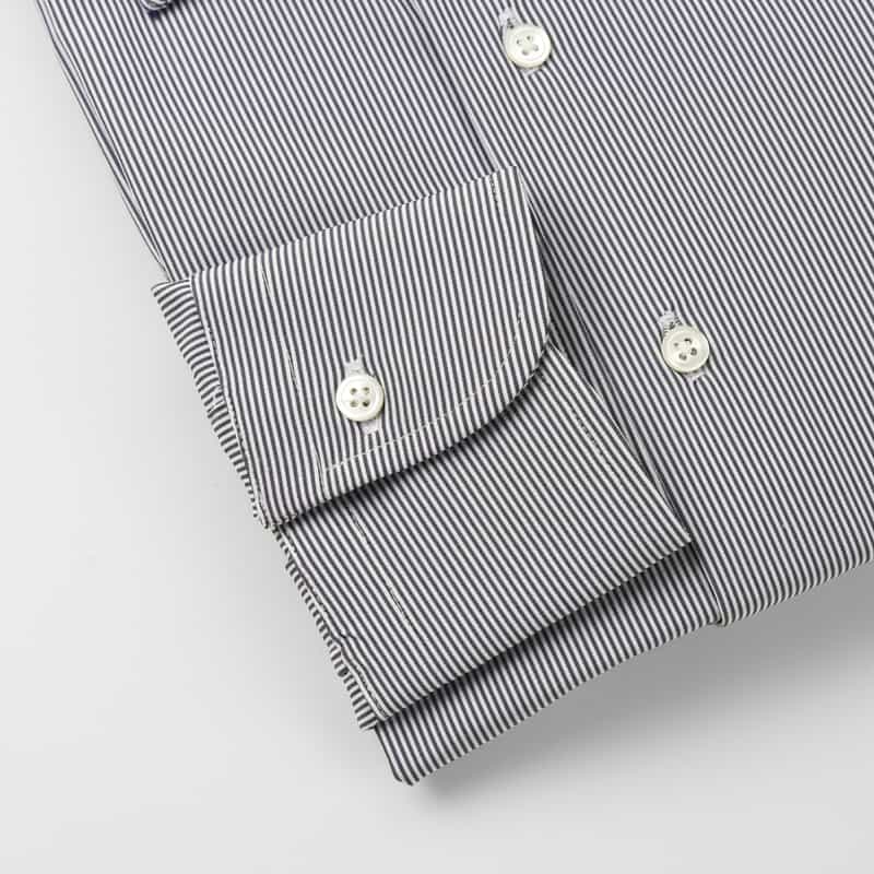 BARNEYS NEW YORK ストレッチ素材ピンストライプ柄ドレスシャツ NAVY