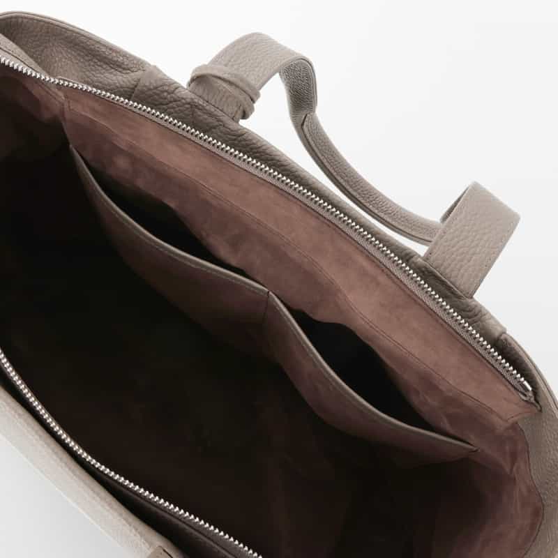 BARNEYS NEW YORK フロントジップ付きレザートートバッグ GRAY