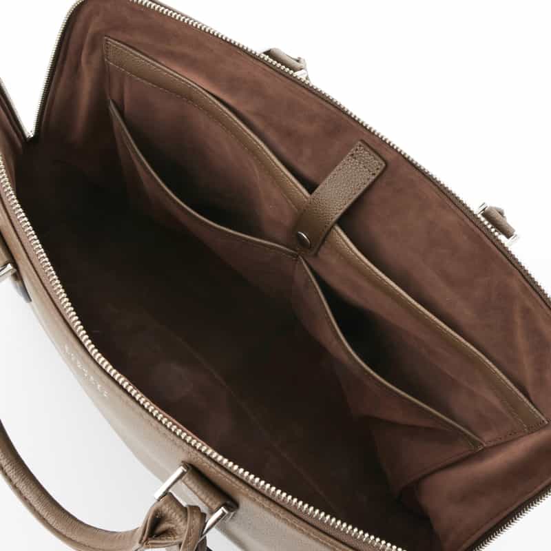BARNEYS NEW YORK ラウンドレザーブリーフケース BEIGE
