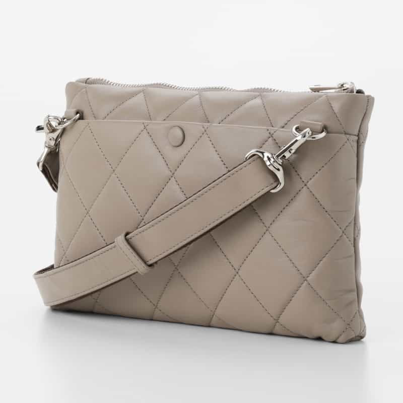 BARNEYS NEW YORK キルトレザー ショルダーバッグ BEIGE