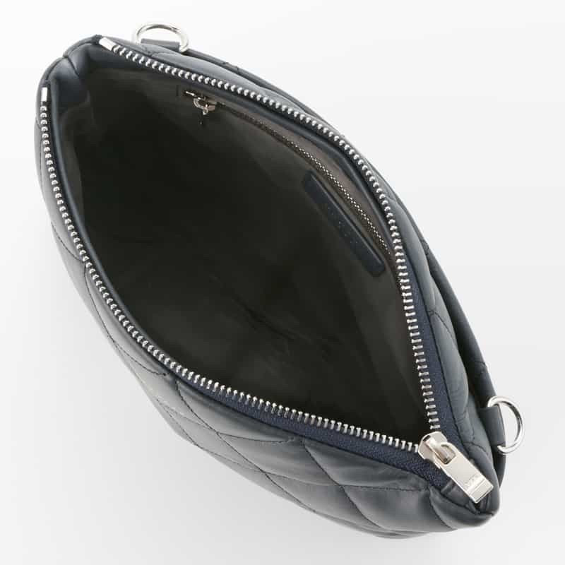 BARNEYS NEW YORK キルトレザー ショルダーバッグ NAVY