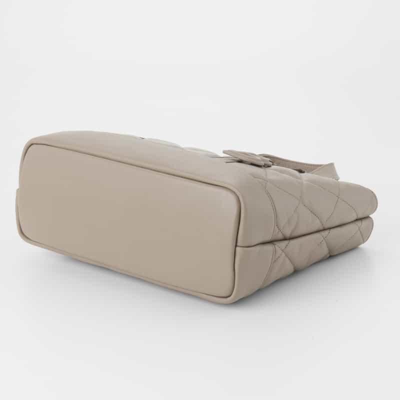 BARNEYS NEW YORK キルトレザー ミニトートバッグ BEIGE
