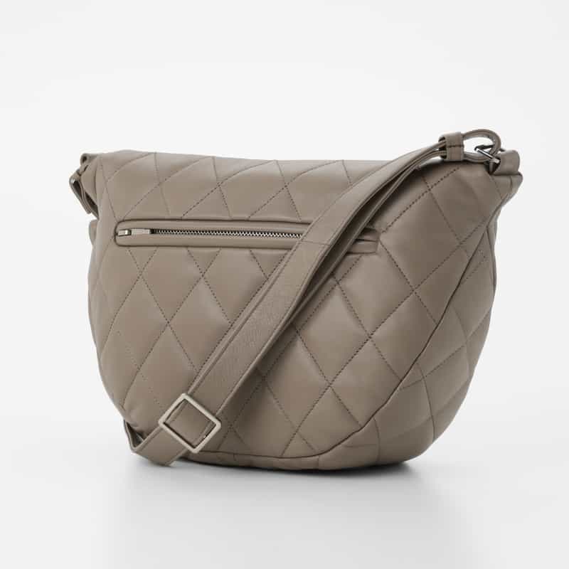 BARNEYS NEW YORK キルトレザー ショルダーバッグ BEIGE