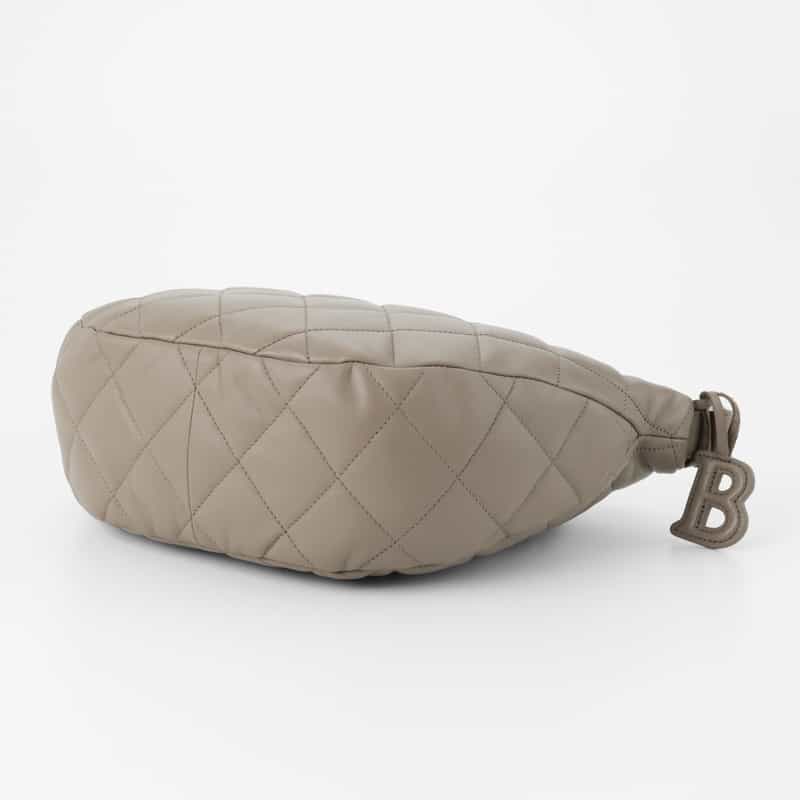 BARNEYS NEW YORK キルトレザー ショルダーバッグ BEIGE