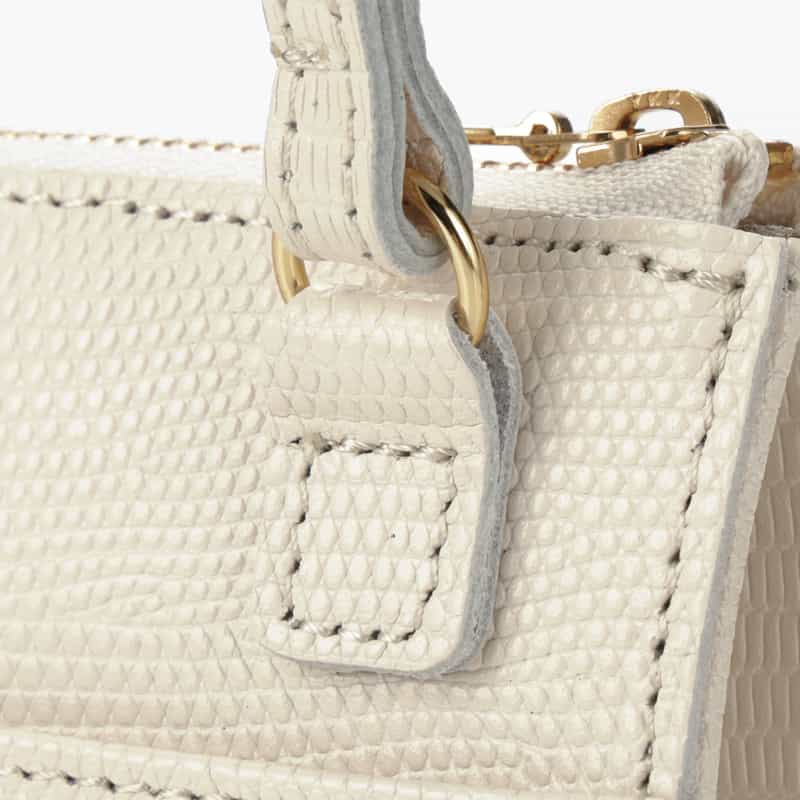 BARNEYS NEW YORK リザード型押しレザー フォーンバッグ OFF WHITE