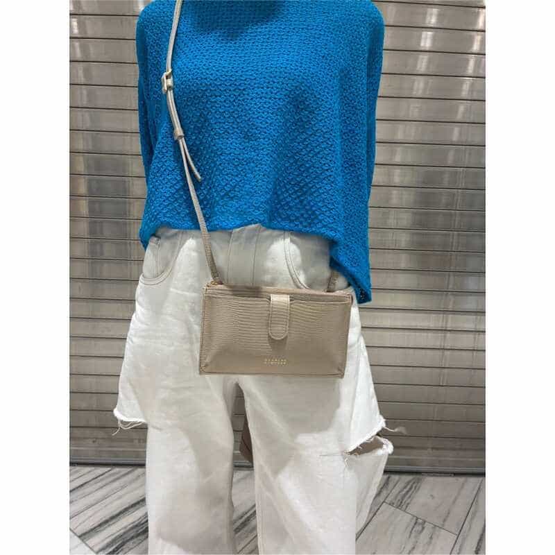 BARNEYS NEW YORK リザード型押しレザー フォーンバッグ BEIGE