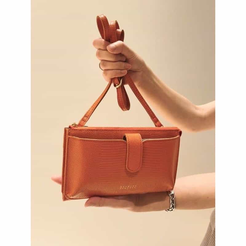 BARNEYS NEW YORK リザード型押しレザー フォーンバッグ ORANGE