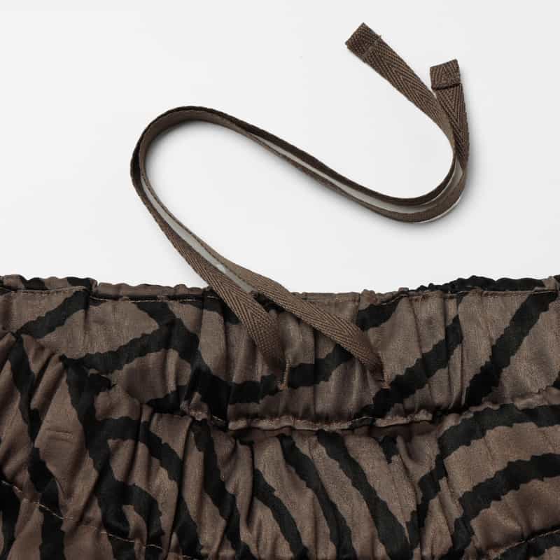BARNEYS NEW YORK ウォッシャブル グラフィックプリント イージーワイドパンツ BLACK