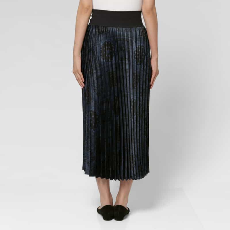 BARNEYS NEW YORK ペイズリー柄プリント アコーディオンプリーツスカート NAVY