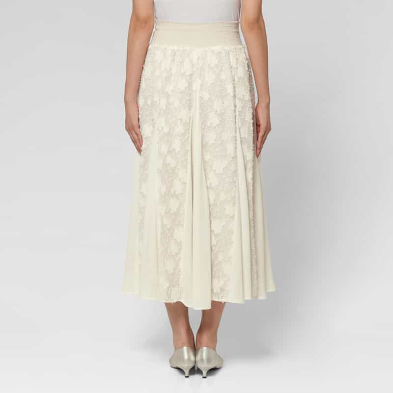 BARNEYS NEW YORK ウォッシャブル ランダムチュール素材パネル切替ロングフレアスカート OFF WHITE