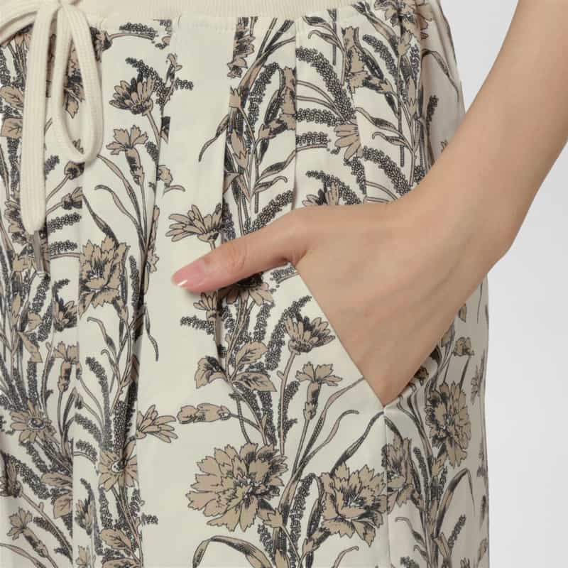 BARNEYS NEW YORK ウォッシャブル ボタニカル柄ワイドパンツ OFF WHITE
