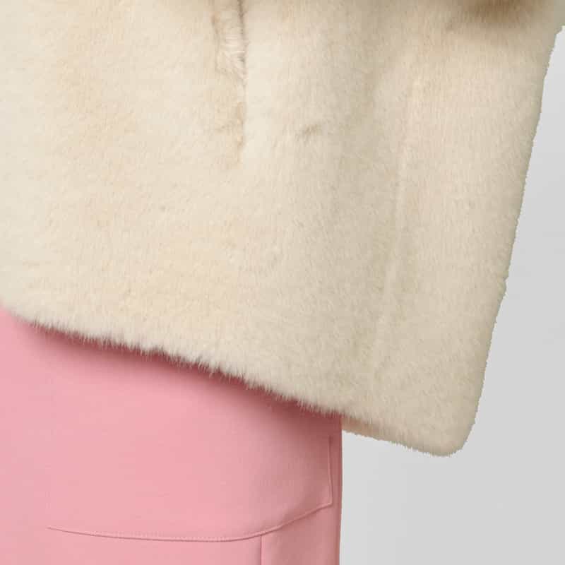 BARNEYS NEW YORK フェイクファー ジップアップショートブルゾン IVORY