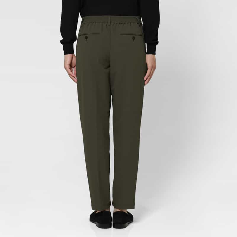BARNEYS NEW YORK セットアップ ナイロンストレッチジャージーパンツ（LANITEX社製生地使用） KHAKI