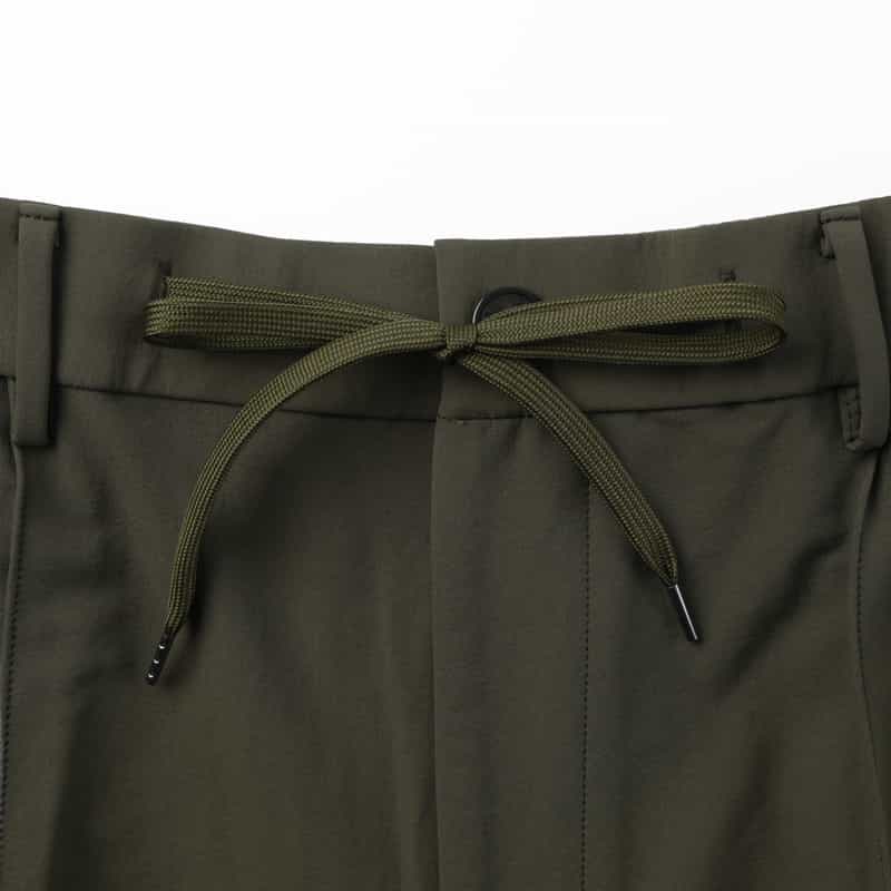 BARNEYS NEW YORK セットアップ ナイロンストレッチジャージーパンツ（LANITEX社製生地使用） KHAKI