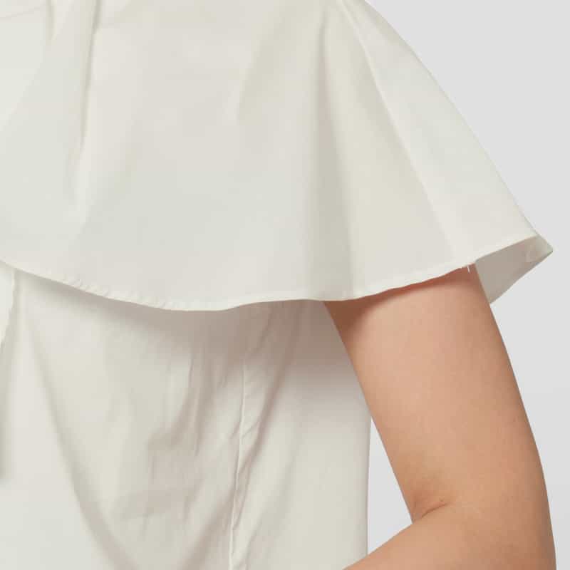 BARNEYS NEW YORK ラッフルデザイン ハイネックブラウス WHITE