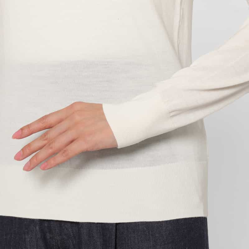 BARNEYS NEW YORK クルーネック ウールニットプルオーバー（ロロ・ピアーナ社製ウール使用） WHITE