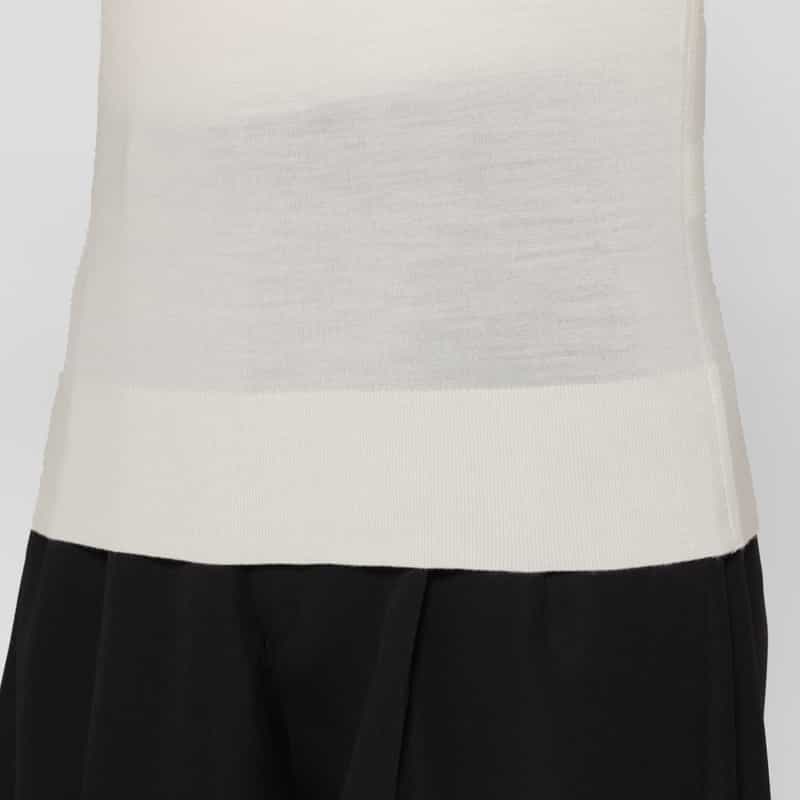 BARNEYS NEW YORK ハイネック ウールニットプルオーバー（ロロ・ピアーナ社製ウール使用） WHITE