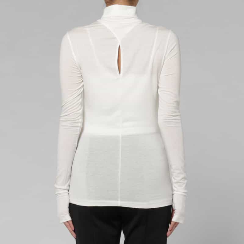 JUUN J JUUN J ＜ジューンジー＞ バックスリット スリムフィット タートルネックニットプルオーバー IVORY