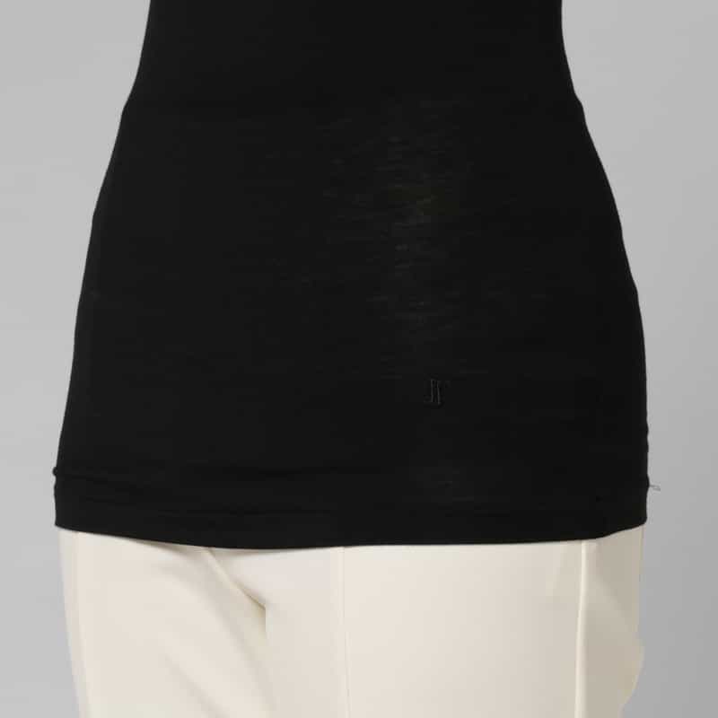JUUN J JUUN J ＜ジューンジー＞ バックスリット スリムフィット タートルネックニットプルオーバー BLACK