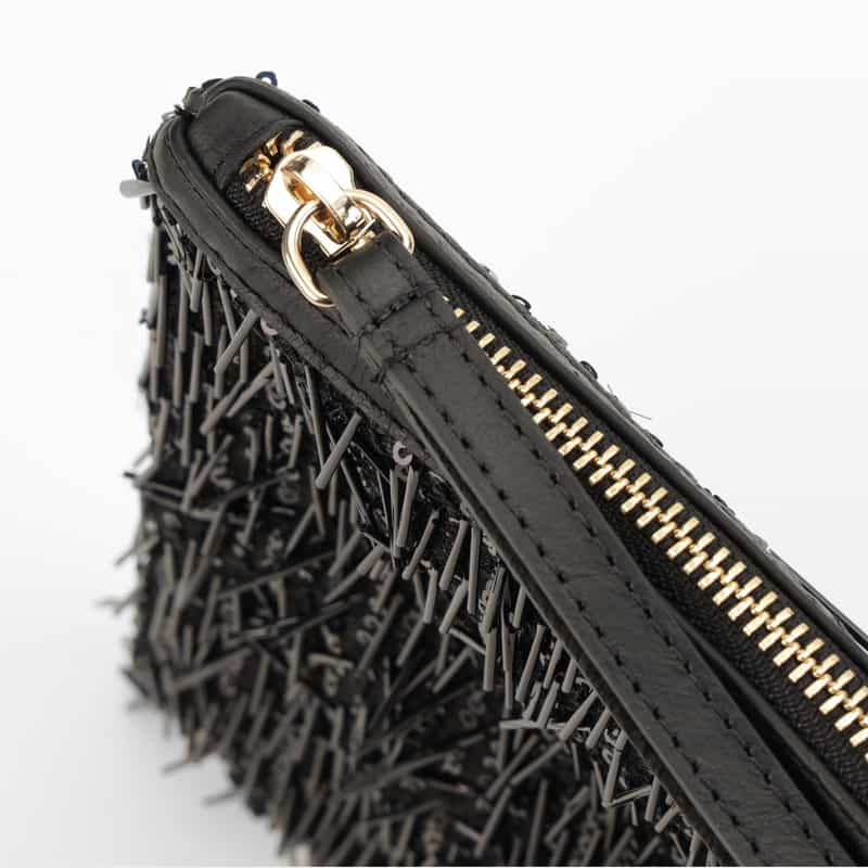 BARNEYS NEW YORK ビーズフリンジ クラッチバッグ BLACK