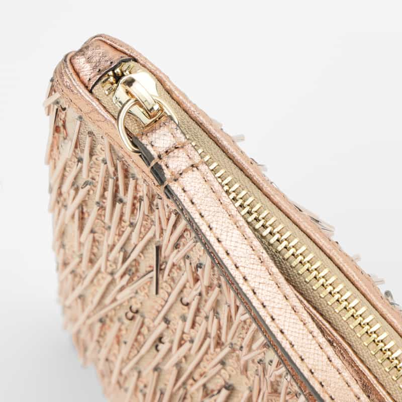BARNEYS NEW YORK ビーズフリンジ クラッチバッグ GOLD