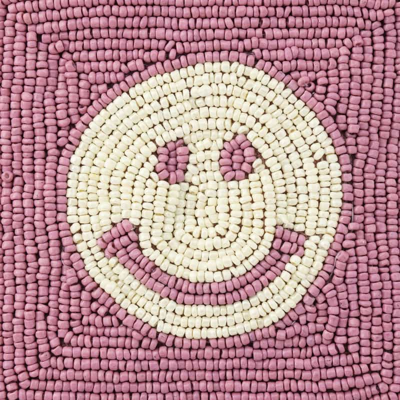 ALLTHELUCKINTHEWORLD ALLTHELUCKINTHEWORLD ＜オールザラックインザワールド＞  バーニーズ　ニューヨーク限定 ビーズ刺繍ポーチ “ SMILEY" NONE(0000)