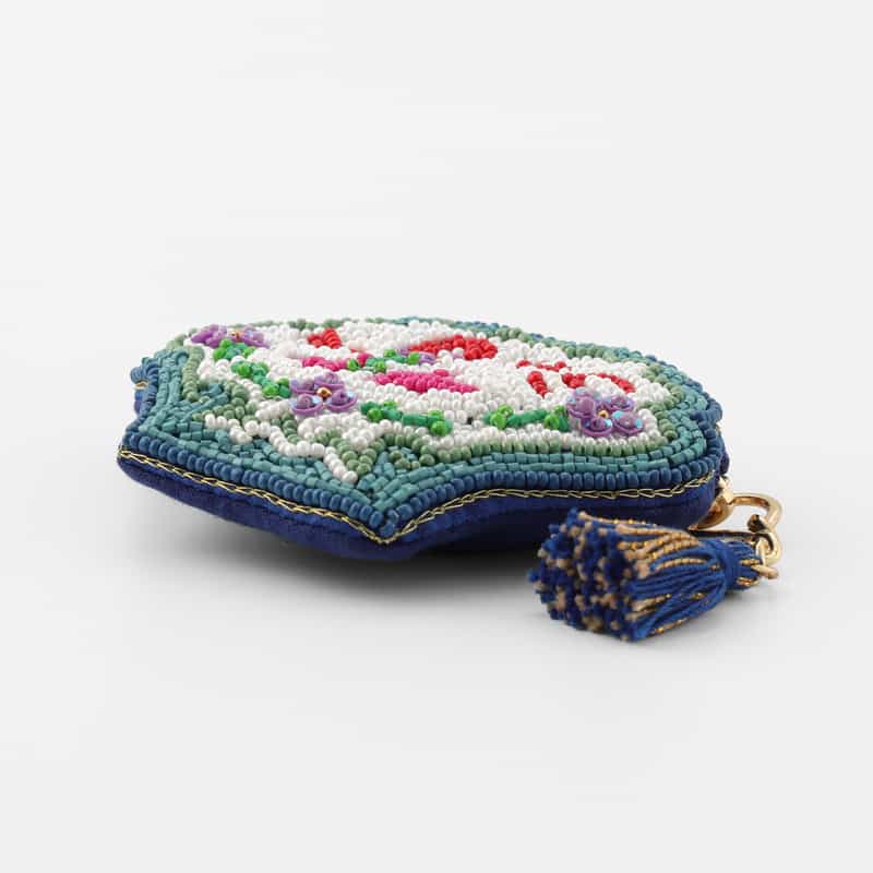 ALLTHELUCKINTHEWORLD ALLTHELUCKINTHEWORLD ＜オールザラックインザワールド＞  バーニーズ　ニューヨーク限定 ビーズ刺繍ポーチ “LOVE SHELL" NONE(0000)