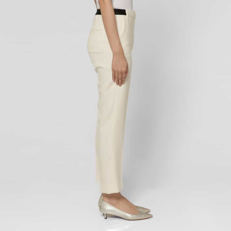 BARNEYS NEW YORK ウォッシャブル バックウエストゴム テーパードパンツ IVORY