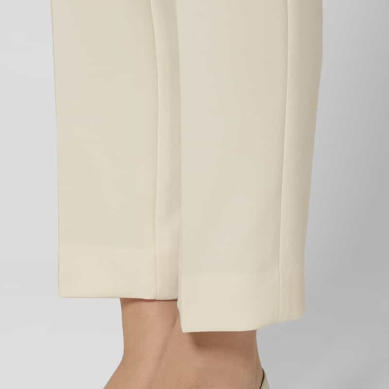 BARNEYS NEW YORK ウォッシャブル バックウエストゴム テーパードパンツ IVORY