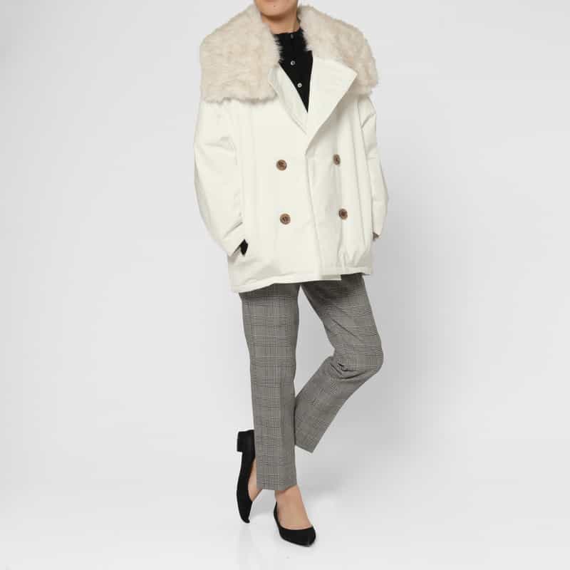 BARNEYS NEW YORK フェイクファー襟付き中綿入りダブルブレストコート WHITE