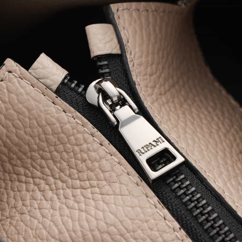 RIPANI RIPANI＜リパーニ＞ ハンドバッグ “AIRONE“ GRAY BEIGE